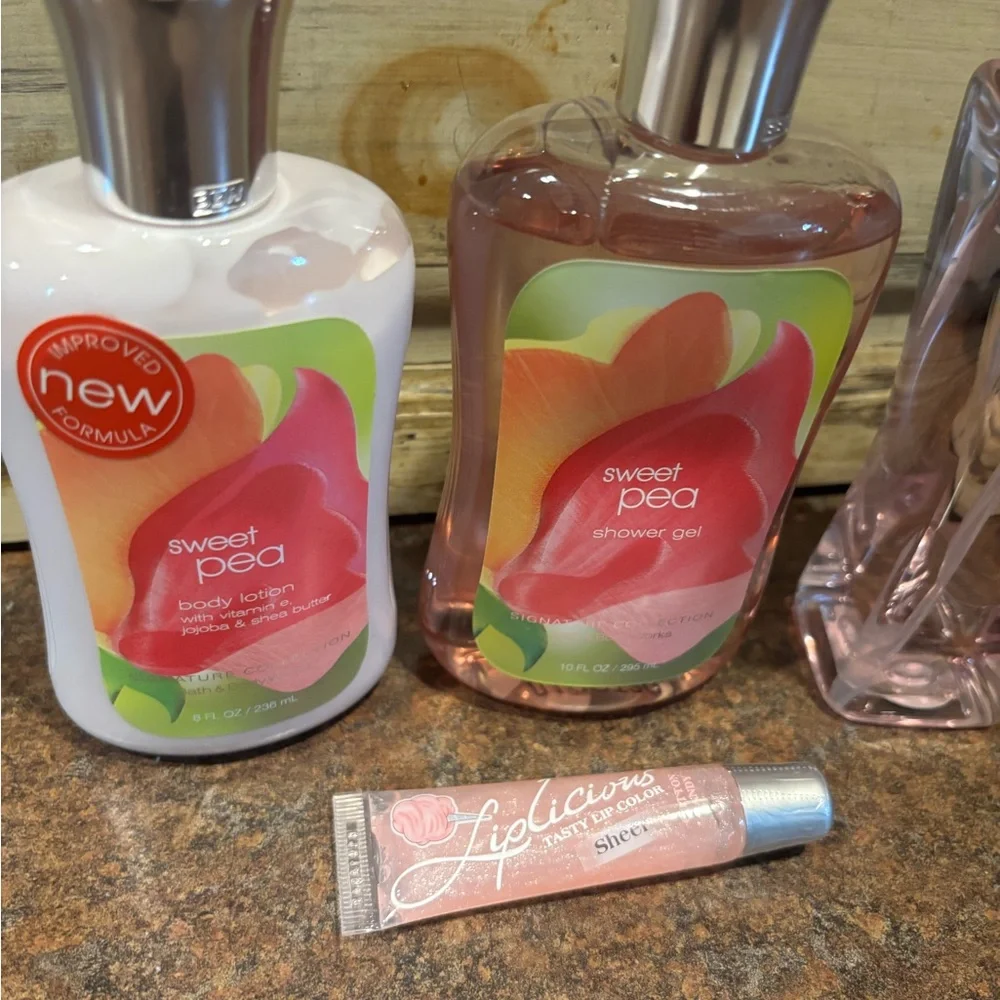 Bath & Body Works Sweet Pea Body set
